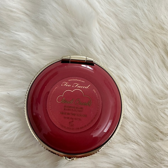 Too Faced
Cloud Crush Blurring Blush - Picture 6 of 6
